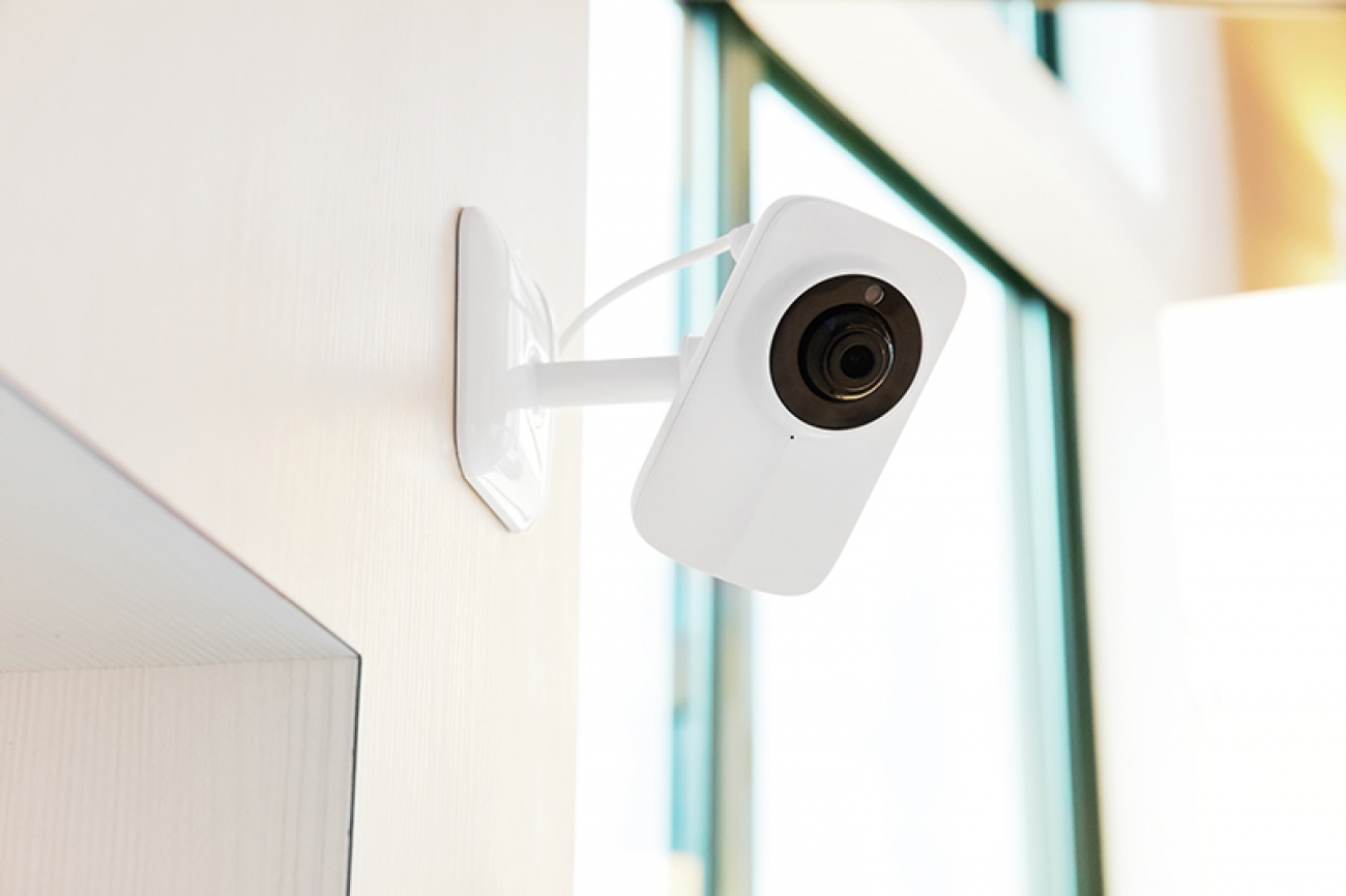 Trust Smart Solutions - Cámara IP WiFi con visión nocturna IPCAM-2000 ...